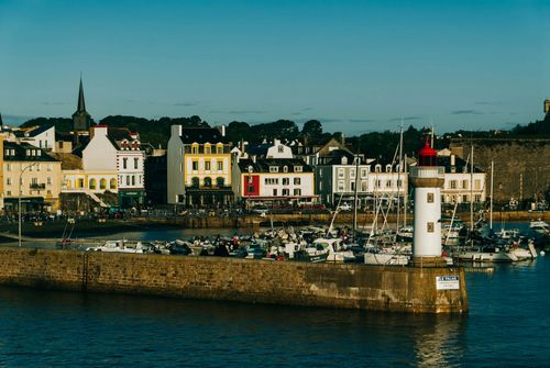 eSIM for Guernsey – travel photo 2