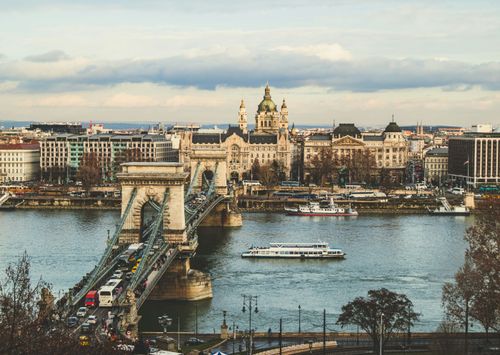 eSIM for Hungary – travel photo 4