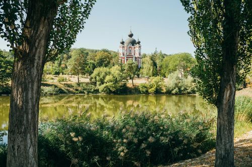 eSIM for Moldova – travel photo 2