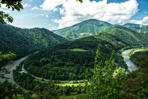 eSIM for Slovakia – travel photo 4