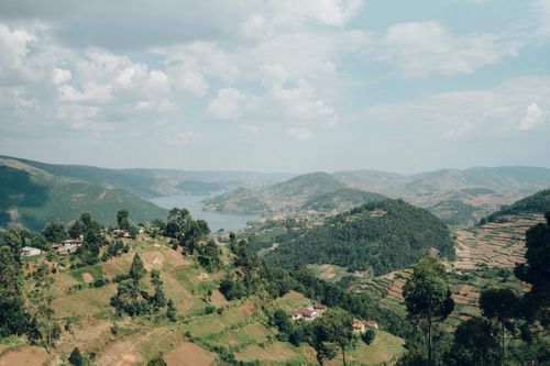 eSIM for Uganda – travel photo 1