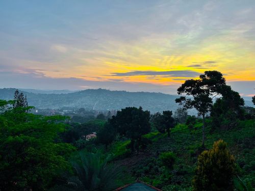 eSIM for Uganda – travel photo 3