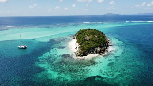 eSIM for Saint Vincent and the Grenadines – travel photo 3