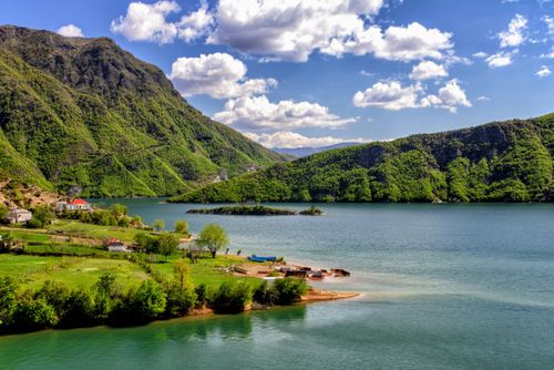 eSIM for Albania – travel photo 4